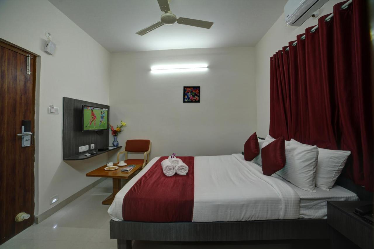 Sm Royal Suites - Hotel Near Kempegowda International Airport Bangalore Devanahalli Exteriör bild